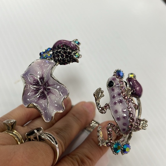 Clamper Bracelet Purple Frog and Flowers - Picture 3 of 3